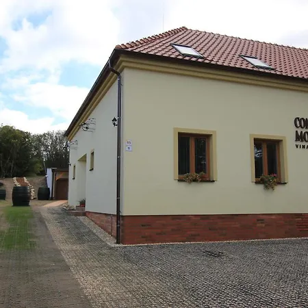 Comenius Moravus Vinarsky Dvur Pensión Mikulov
