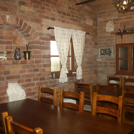 بيت ضيافة Comenius Moravus Vinarsky Dvur 3*