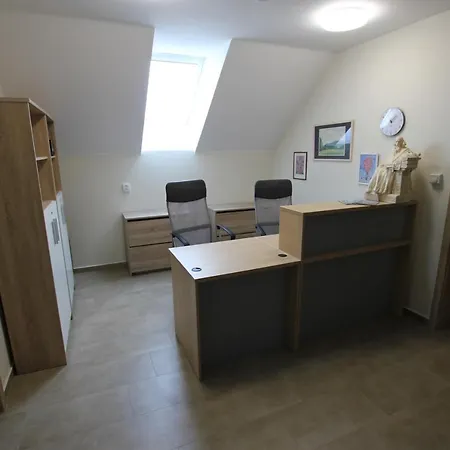 Comenius Moravus Vinarsky Dvur * Mikulov