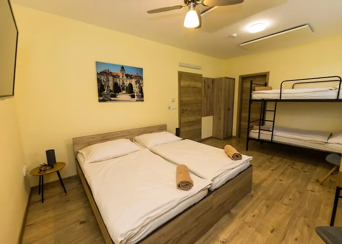 Konukevi Comenius Moravus Vinarsky Dvur Mikulov